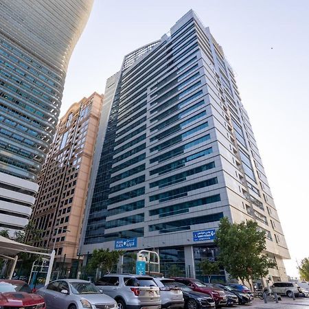 Lovely 3 Bedroom Apartment Beach Front Abu Dhabi Exteriör bild