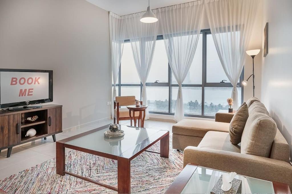 Lovely 3 Bedroom Apartment Beach Front Abu Dhabi Exteriör bild