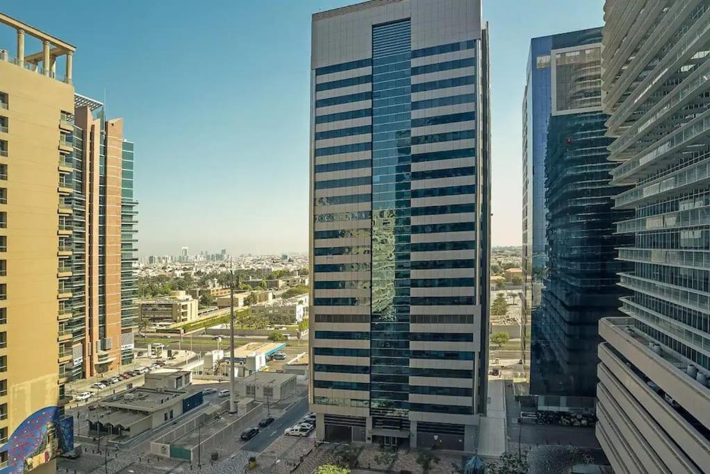 Lovely 3 Bedroom Apartment Beach Front Abu Dhabi Exteriör bild