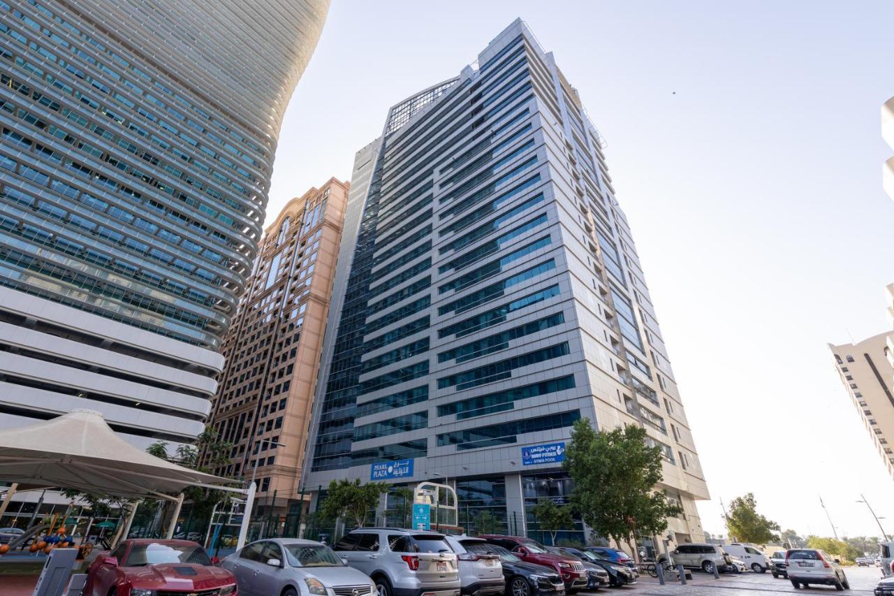 Lovely 3 Bedroom Apartment Beach Front Abu Dhabi Exteriör bild